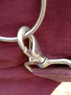 blanket snap pointing outward