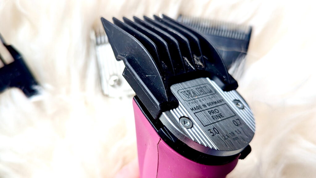 close up view of clipper comb on a 5 in 1 clipper blade on a horse trimmer
