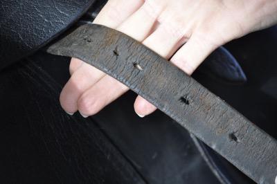 stirrup leather with lots of cracks