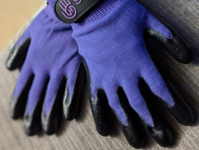 purple grooming gloves showing the fabric
