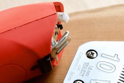 detachable blade and hinge of the clippers