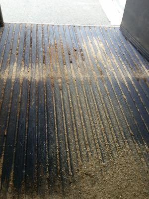 dirty mats in a horse trailer