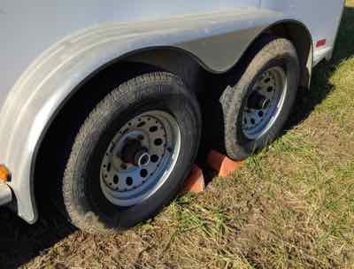 horse trailer tires with chocks