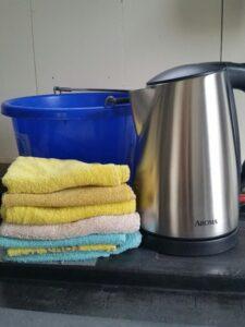 hot-towel-horse-bucket