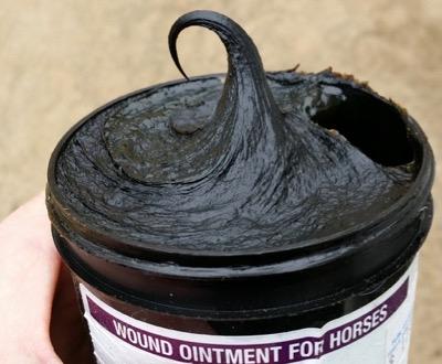 ichthammol hoof goop
