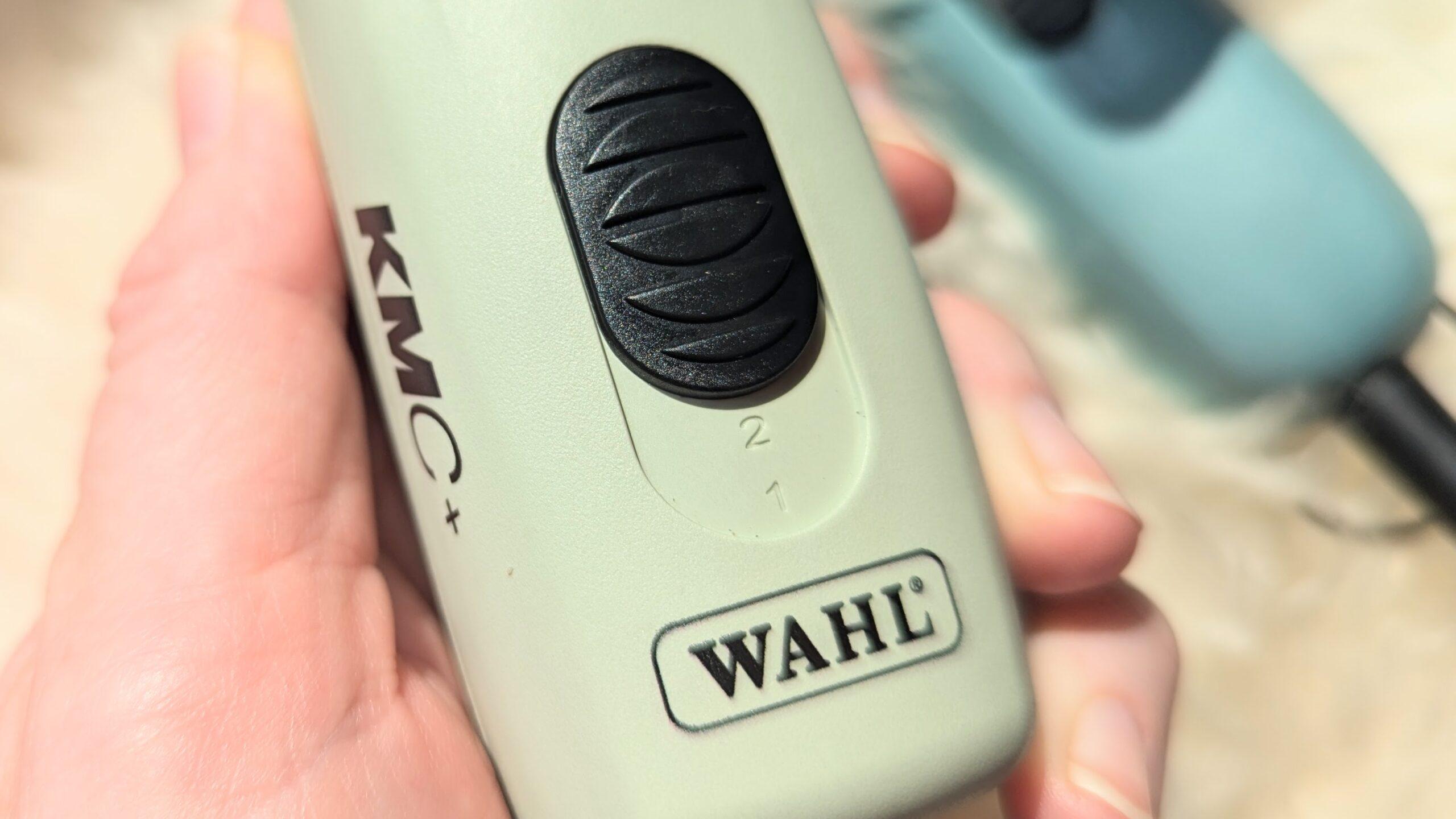 horse clipper with two speeds showing the control switch