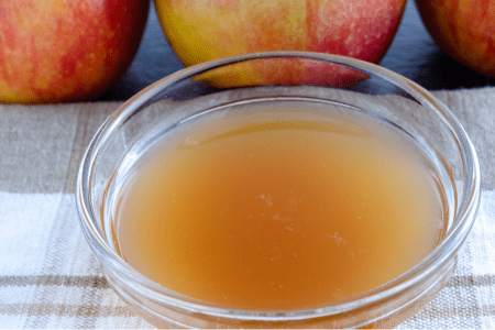 cup of apple cider vinegar for horses